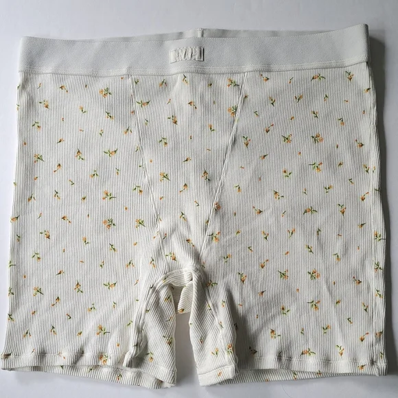 NEW SKIMS Girlfriend Boxer Shorts Cotton Rib Knit (Cream Floral) - SKIMS - Picture 2 of 8